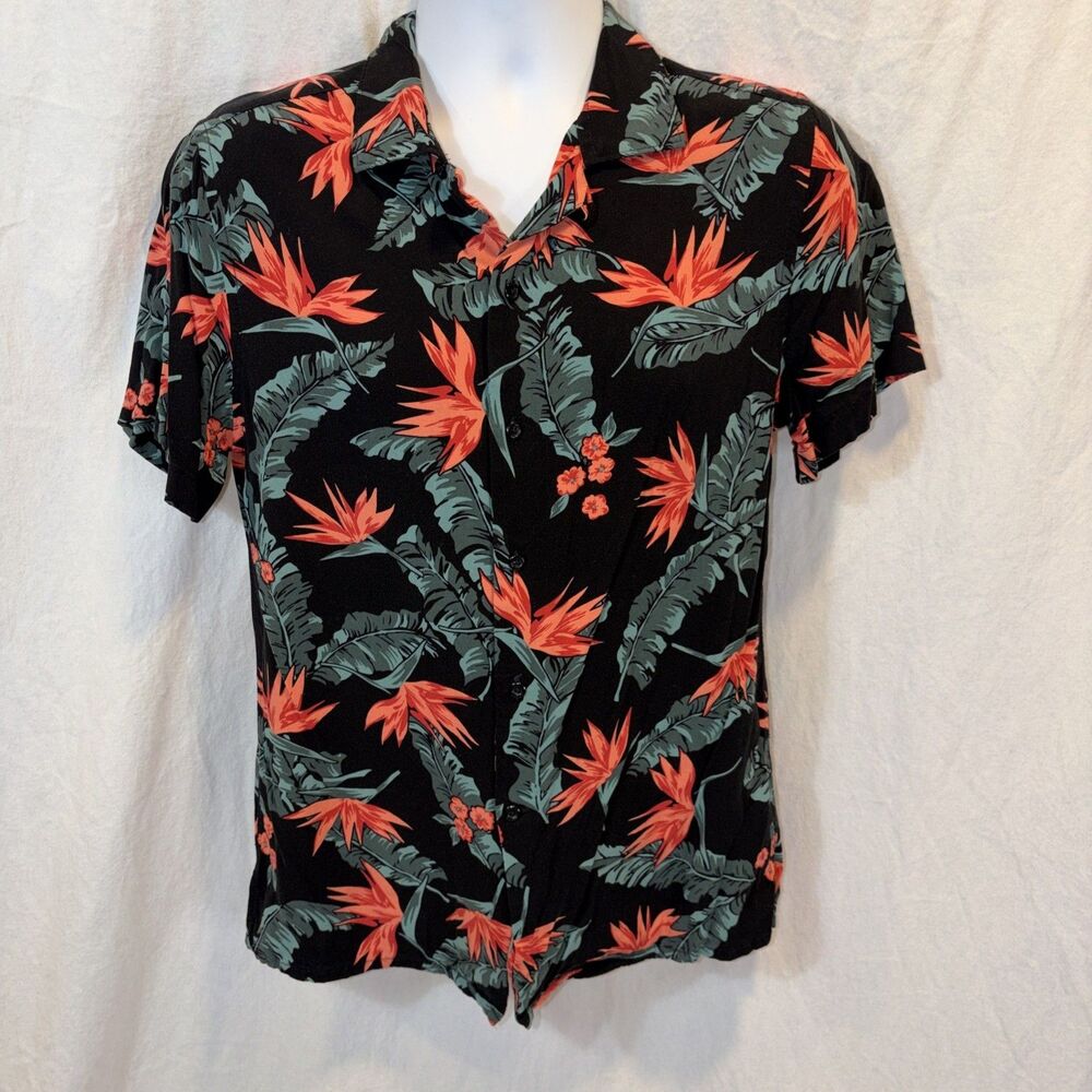 Gently Used Men’s Express Black Tropical Rayon Shirt Size Small